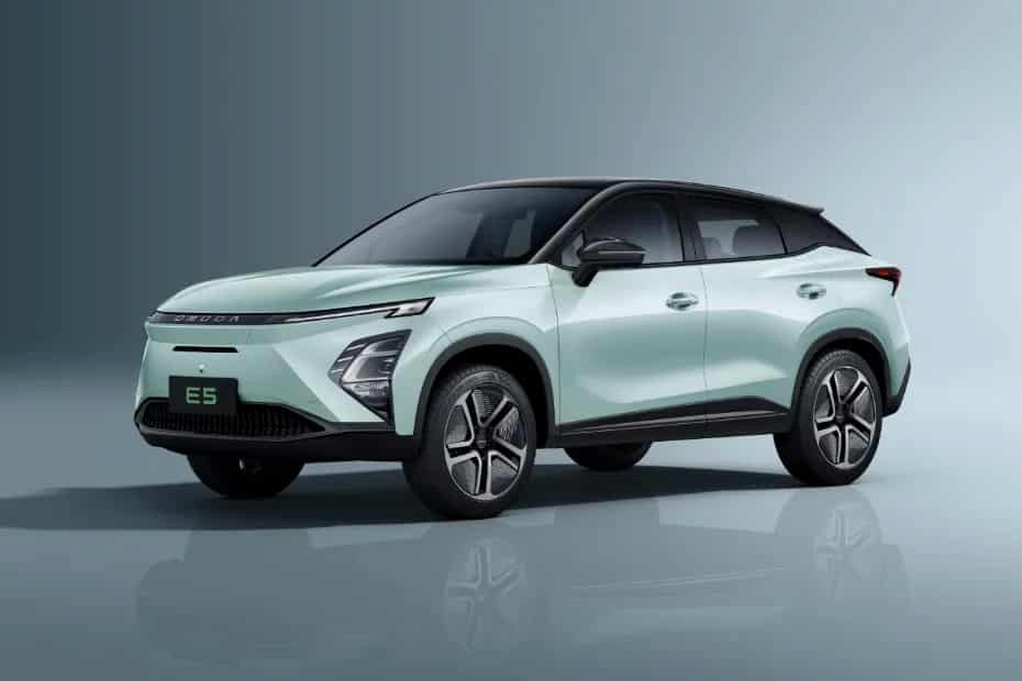 An image of the new OMODA E5 SUV highlights its Electric Cars.